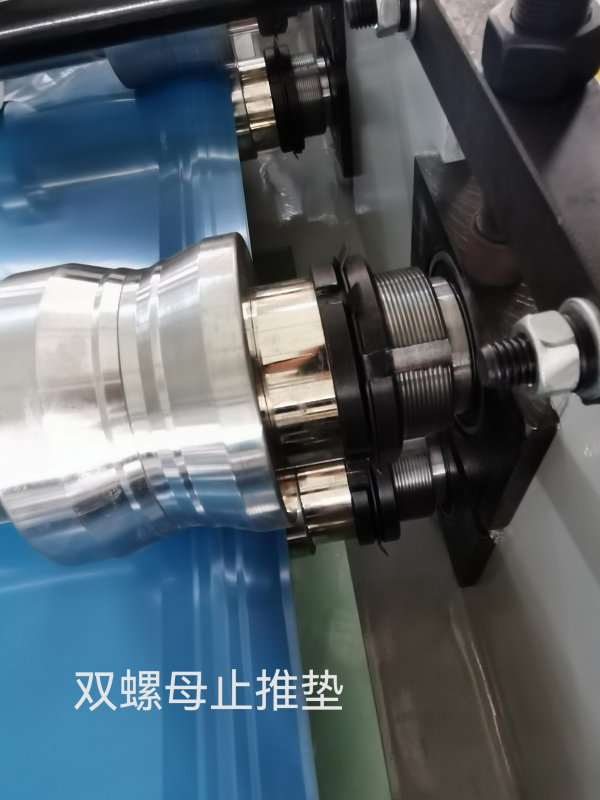 Double bolts with spring locking,