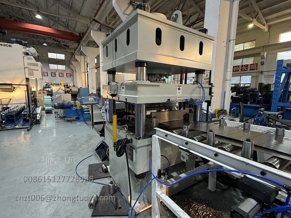 The cable tray production line operates stably.