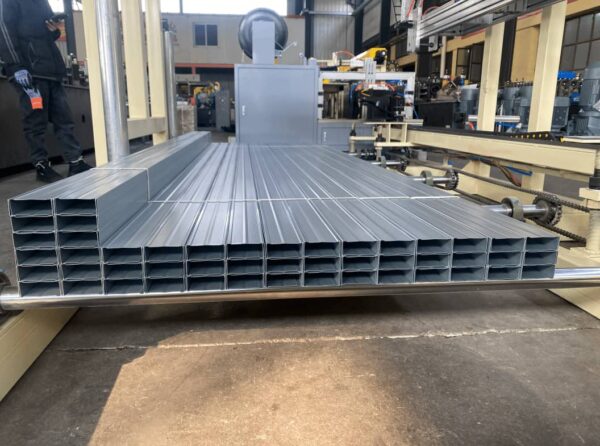 Stacking situation of the keel packaging machine
