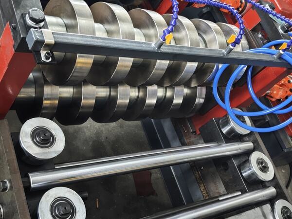 The rollers of the Guardrail Bending Machine