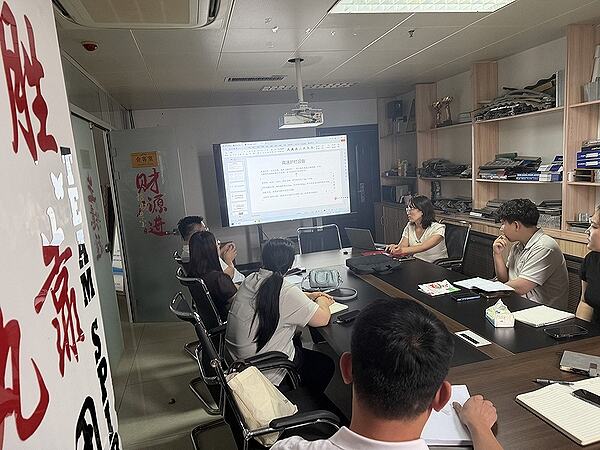 Guardrail bending machine training brings knowledge