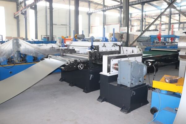 The feeding section of the High Speed Cutting Machine