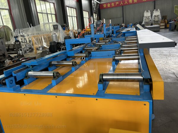 Roll forming machine for shelf column packing machine